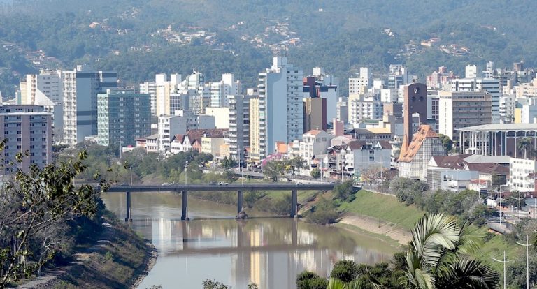 Insights: Em 8 meses, empresas de TI faturam R$ 1 bi em Blumenau / Celesc quer projetos de P&D / Como levar mentalidade de startup à indústria