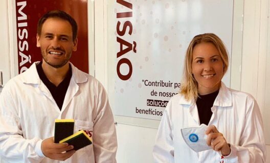 Nanotecnologia versus Covid-19: empresa de SC cria produto que elimina vírus de roupas e superfícies