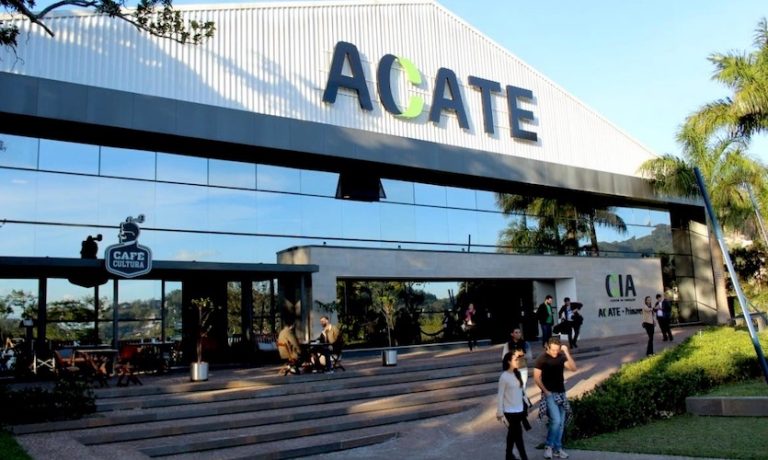 Setor de tecnologia cresce na contramão do cenário nacional, aponta estudo Acate Tech Report.