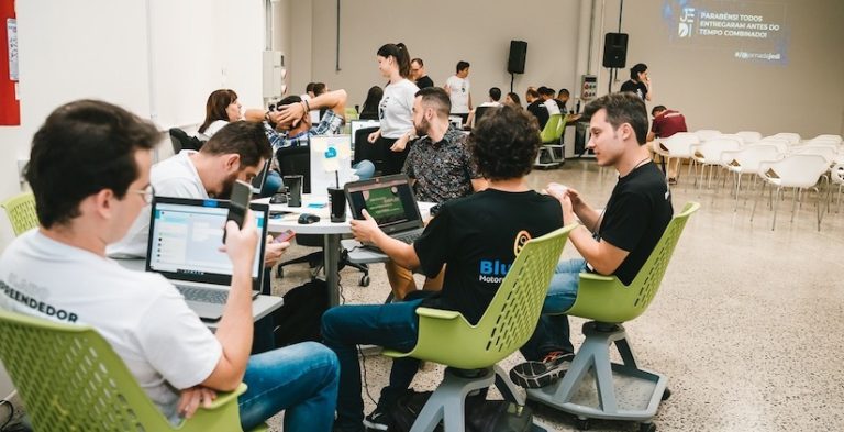 Capacitação empreendedora: programas online para desenvolver negócios inovadores estão com inscrições abertas em SC