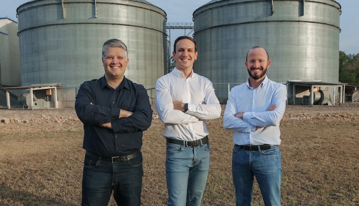 No décimo ano de mercado, a Procer, que desenvolve hardware e software para 3,5 mil silos, galpões e armazéns ampliou a equipe em quase 70%.