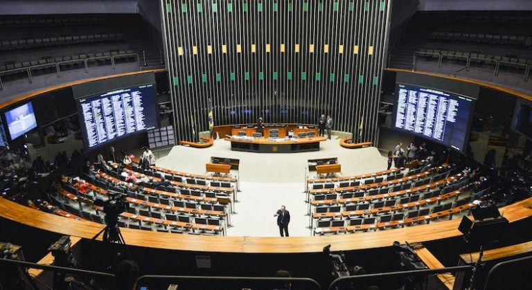 Farol Tech: Câmara aprova PEC que mantém incentivos fiscais da lei de informática