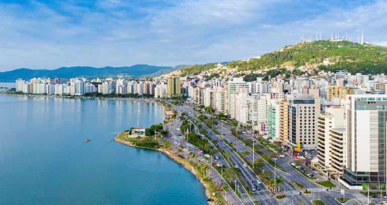 Índice lançado pela ESPM destaca a capital catarinense em áreas como conectividade, atração de talentos e segurança urbana.