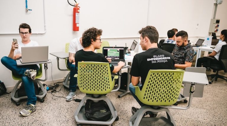 Ao longo de três semanas, participantes terão apoio para criar projetos inovadores e validar com mercado no norte catarinense.