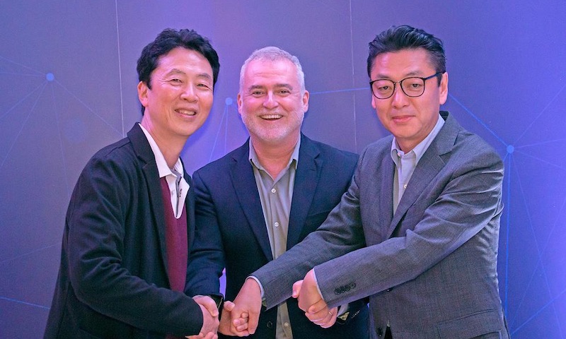 Na foto, o co-CEO global, Akinobu Miyoshi, o presidente da Macnica DHW, Fabio Petrassem, e David Seu, membro do Conselho.