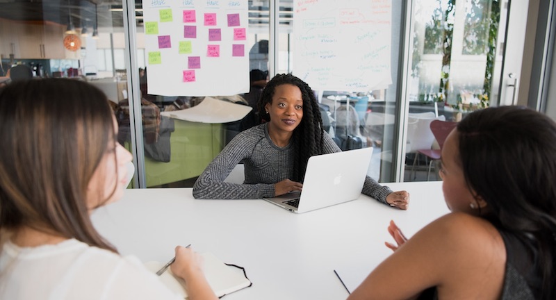 Criar cultura de inovação não tem relação com equipamentos, softwares e um ambiente supertech. É de investimento em gente que estamos falando