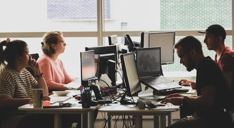 DEVinHouse, parceria entre SENAI e ACATE, tem turma patrocinada pela varejista Clamed e o grupo italiano Zucchetti. Inscrições vão até dia 07