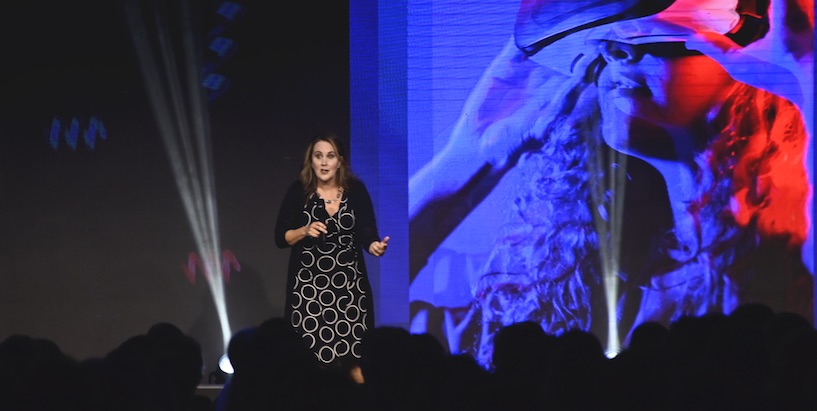 “O cérebro das novas gerações está mudando com os games. São 3 bilhões de gamers jogando por dia. E isso vai levar as pessoas a acharem a vida mais divertida no mundo digital”, afirmou Debora Piscione,