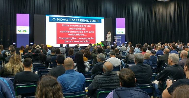 Eventos nacionais selecionados receberão até R$ 50 mil, enquanto os internacionais poderão contar com até R$ 70 mil. Projeto é voltado para os membros da Rede Catarinense de Centros de Inovação.