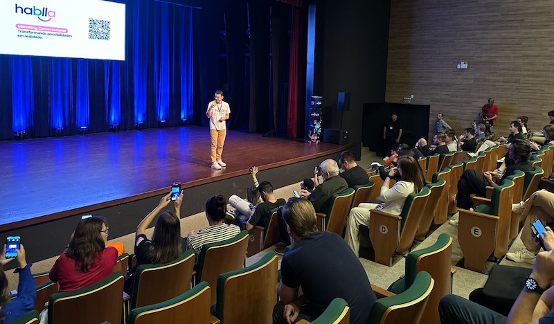 Programa de apoio empreendedor investe R$ 11 milhões em 17 negócios inovadores do país. Cada startup apresentou solução ao público em Pitch Day no Vale do Itajaí promovido pela Unifique