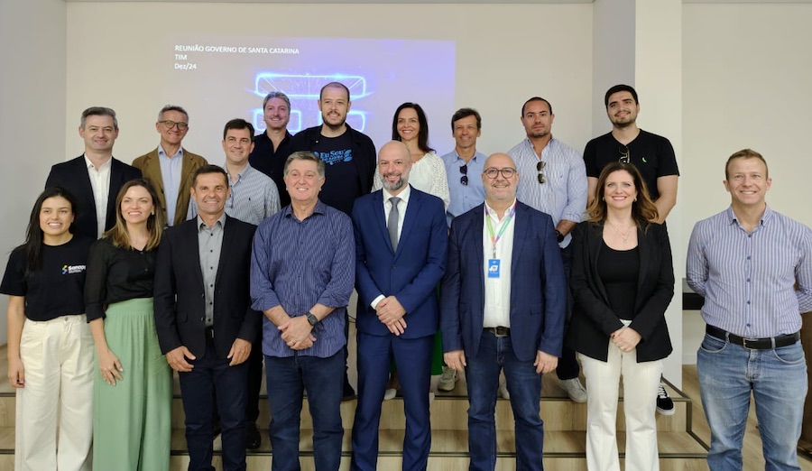 Para a empresa, Santa Catarina é um estado estratégico: em 2024 ampliou serviço com 48 antenas 4G e 250 antenas 5G.