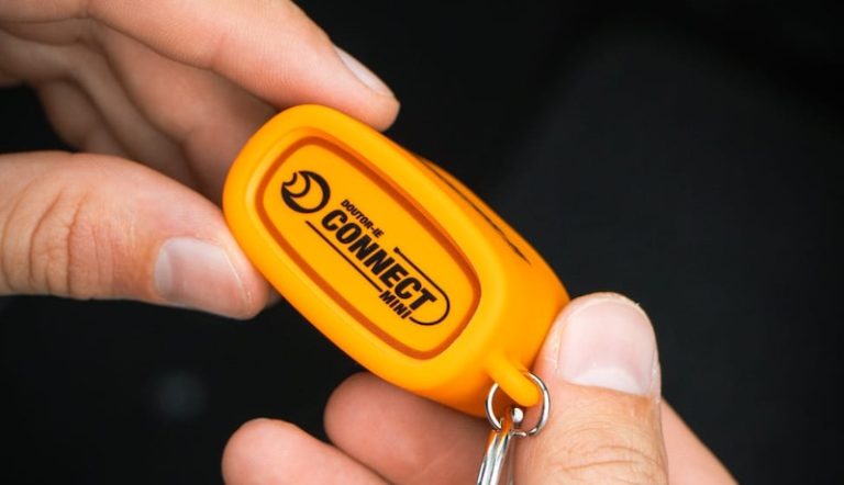 Connect Mini, da Doutor-IE, integra diagnóstico inteligente e tecnologia de análise de dados para oficinas mecânicas.