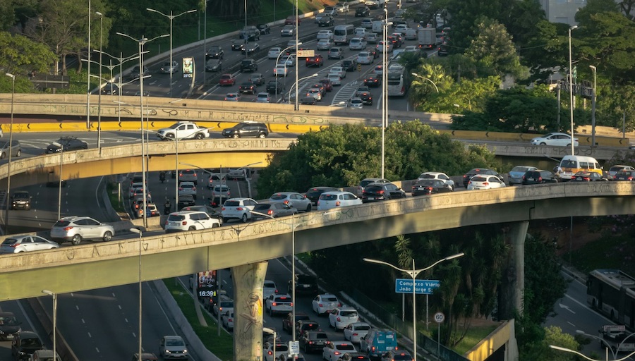 O erro fundamental foi termos, como sociedade, incentivado o modelo de transporte individual por décadas, atribuindo status ao carro