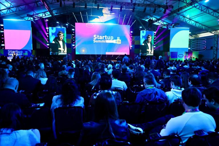 Relatório do Sebrae mostra interiorização do ecossistema, salto na presença feminina e R$ 5,2 bilhões em valor de mercado gerado por empresas aceleradas nos últimos 12 anos