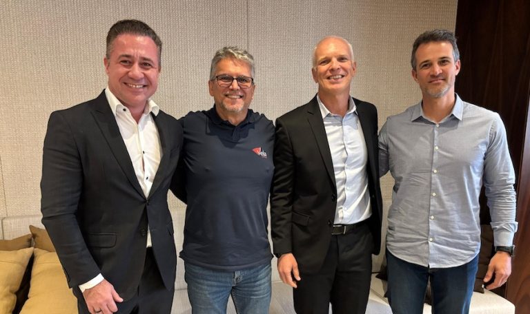 Operação marca nova fase da empresa fundada em Florianópolis, com foco em eficiência e transformação digital no Brasil e na América Latina.