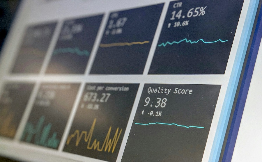 Empresas que decidem ingressar no mundo do Big Data devem mapear suas competências internas, identificar os profissionais e fazer uma alfabetização de dados dessas pessoas.
