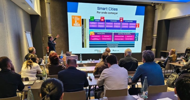 Formação inclui imersões internacionais, visitas a ecossistemas locais e entrega de 13 projetos aplicados à realidade dos municípios