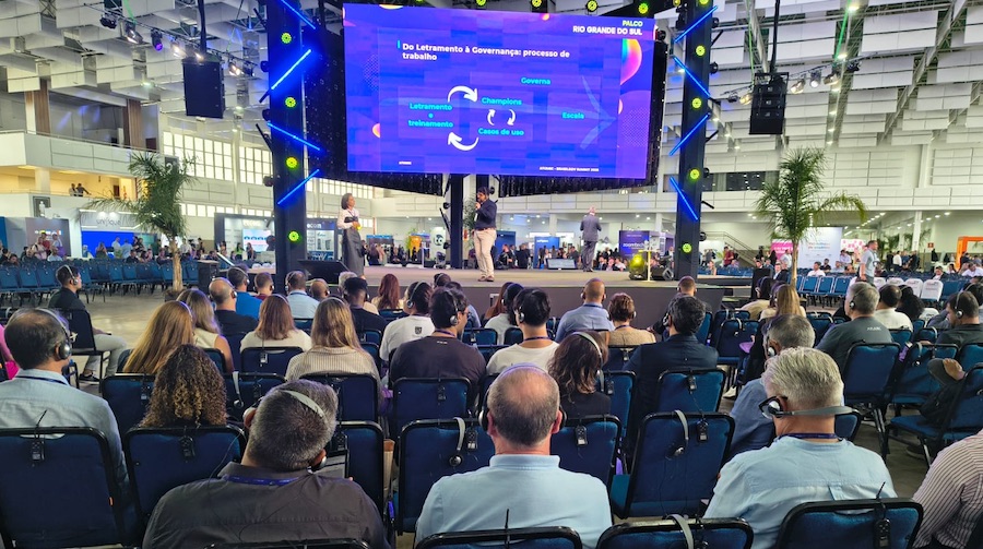 Representantes de governos de PR, SC e RS destacam compras governamentais, conexão entre universidades e empresas e mudança cultural