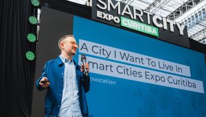 Shain Shapiro passou anos ajudando uma centena de cidades a fazer uma pergunta simples — e incômoda: e se a música fosse infraestrutura