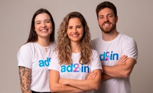 Especializada em geração de demanda via LinkedIn, ads2in prepara nova fase após fusão e início de operação internacional. Na foto, os sócios Camila Hort, Sheila Coque e André Wendler.