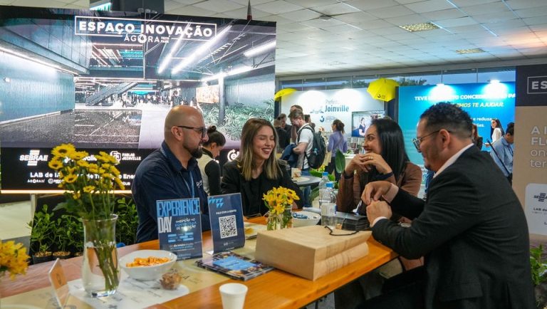 Estande reforça o posicionamento de Joinville como território para tecnologia, novos negócios e conexões entre indústria, academia e governo