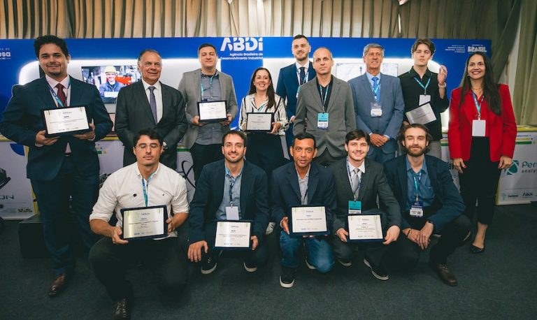 Empresas de Florianópolis e Lages apresentaram tecnologias em drones, cibersegurança e monitoramento radiológico para aplicações civis e militares